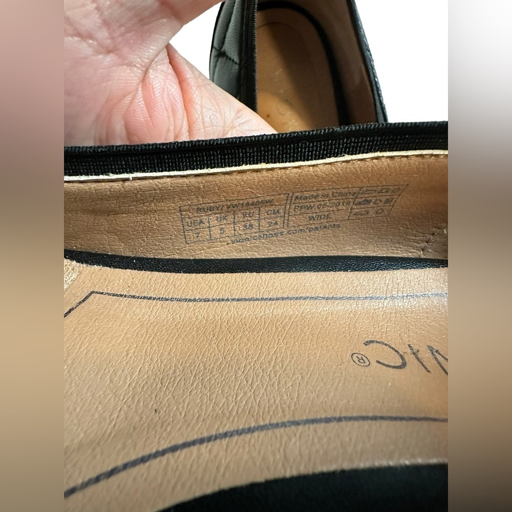 Vionic Ruby Pump Black Nappa Leather/Patent - image 4